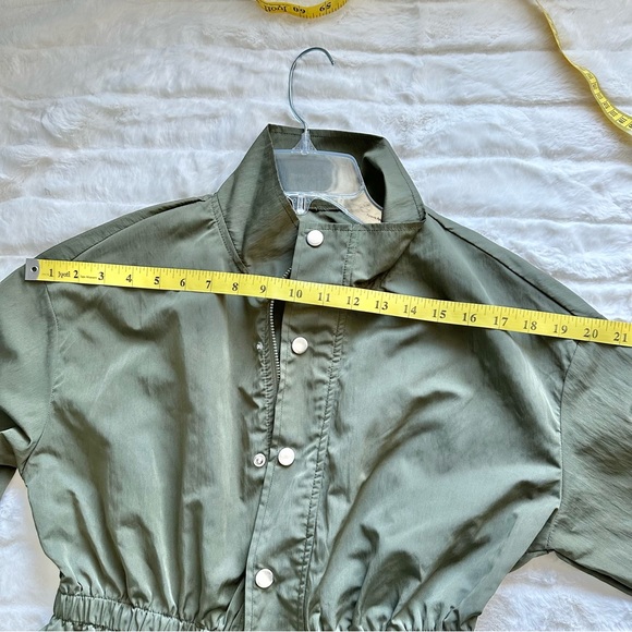 Flattering Lightweight Elastic Waist Snap Button Front Jacket-Army Green -Size M - Picture 10 of 14